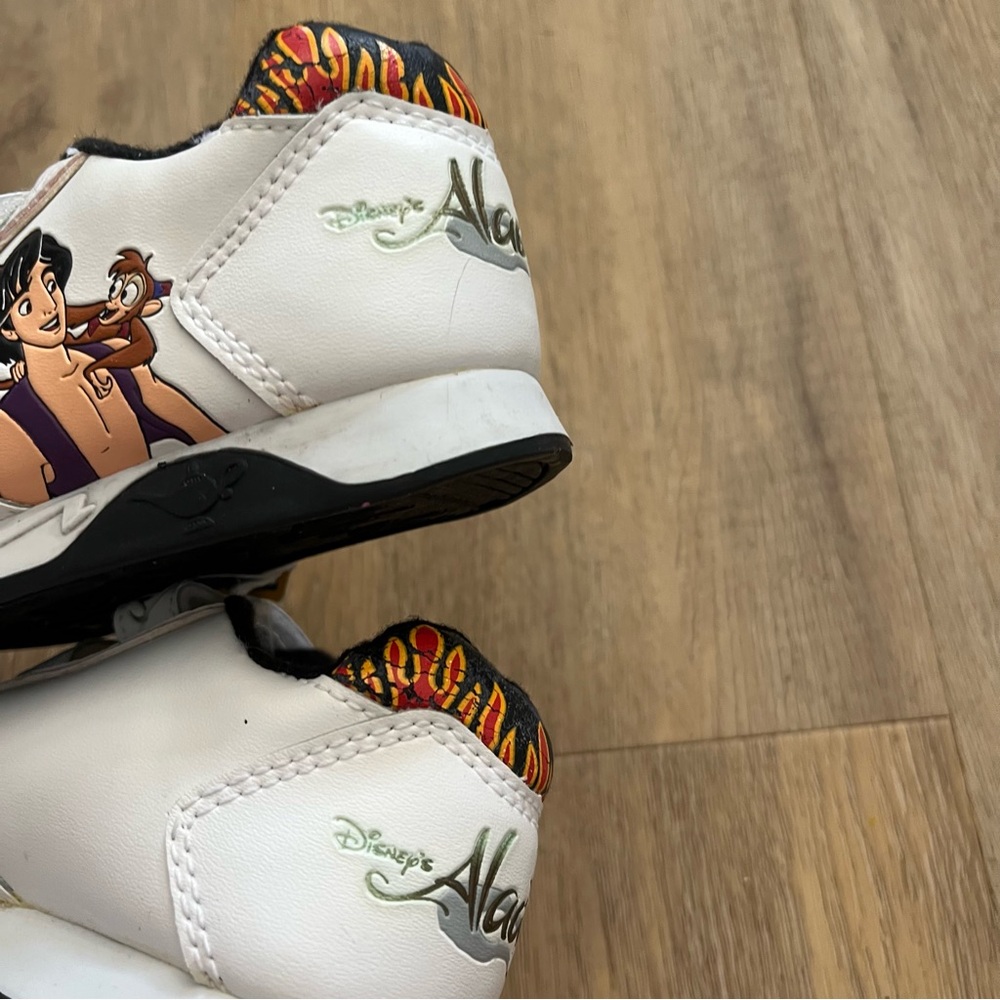 90s Vintage Aladdin  White Sneakers Toddler size 9 - Picture 3 of 6